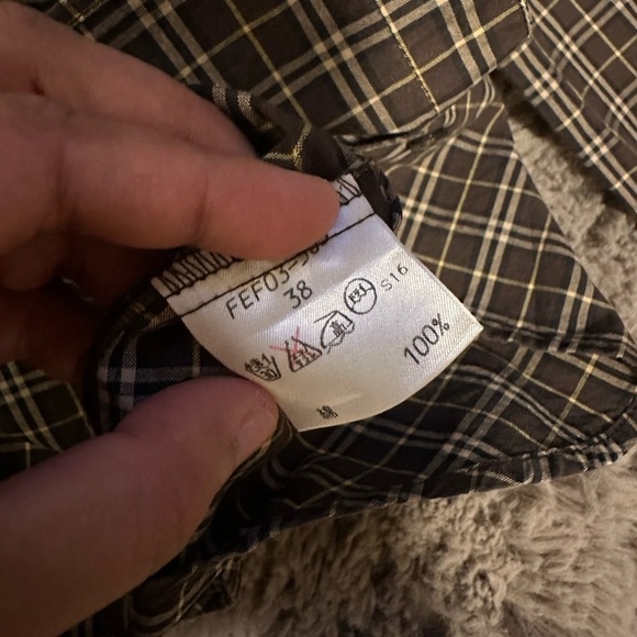 BURBERRY 💯 cotton plaid longsleeve - Picture 8 of 13